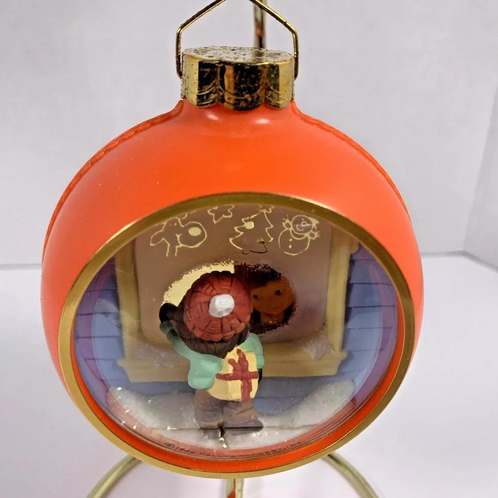 1984 Holiday Friendship Friends Peek‎ Thru Hallmark Ornament 3D Diorama